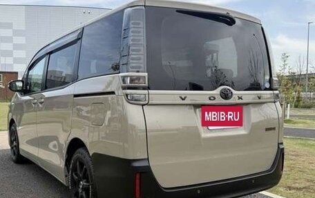 Toyota Voxy III, 2021 год, 1 950 000 рублей, 5 фотография