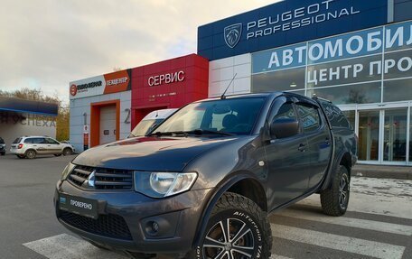 Mitsubishi L200 IV рестайлинг, 2013 год, 1 410 000 рублей, 3 фотография