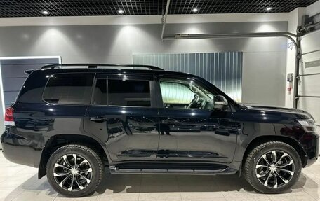 Toyota Land Cruiser 200, 2015 год, 4 750 000 рублей, 6 фотография