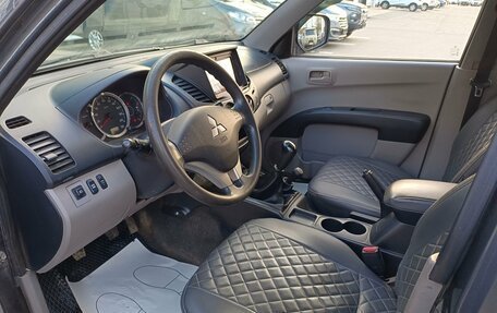 Mitsubishi L200 IV рестайлинг, 2013 год, 1 410 000 рублей, 12 фотография