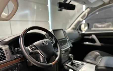 Toyota Land Cruiser 200, 2015 год, 4 750 000 рублей, 16 фотография