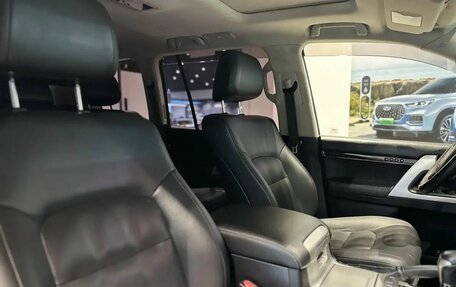 Toyota Land Cruiser 200, 2015 год, 4 750 000 рублей, 23 фотография