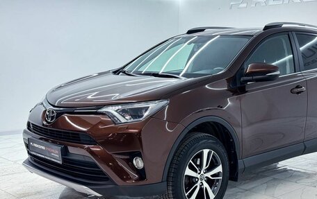 Toyota RAV4, 2017 год, 2 550 000 рублей, 2 фотография
