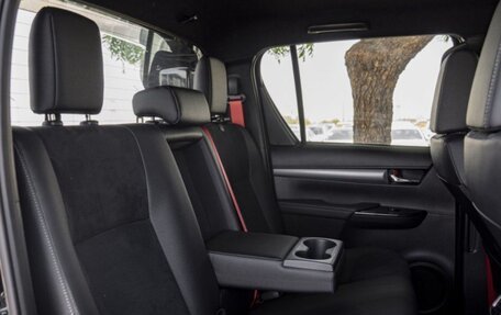 Toyota Hilux VIII, 2025 год, 9 500 000 рублей, 38 фотография