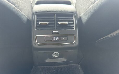 Audi A4, 2018 год, 2 400 000 рублей, 13 фотография