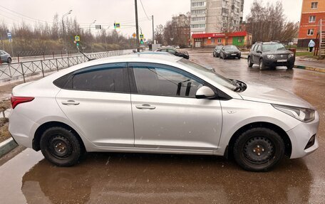 Hyundai Solaris II рестайлинг, 2017 год, 800 000 рублей, 2 фотография