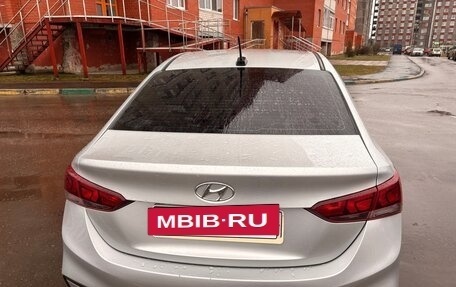 Hyundai Solaris II рестайлинг, 2017 год, 800 000 рублей, 7 фотография