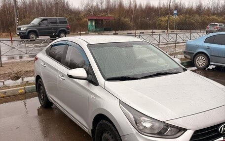 Hyundai Solaris II рестайлинг, 2017 год, 800 000 рублей, 4 фотография