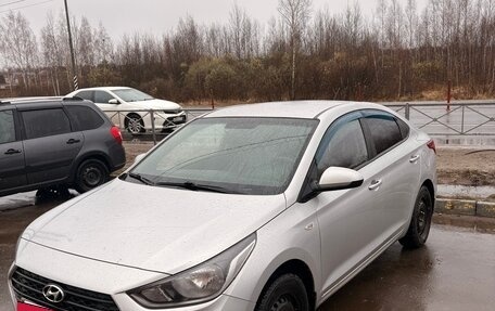 Hyundai Solaris II рестайлинг, 2017 год, 800 000 рублей, 5 фотография