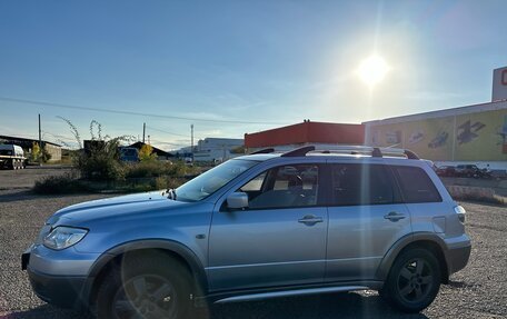 Mitsubishi Outlander III рестайлинг 3, 2004 год, 750 000 рублей, 8 фотография