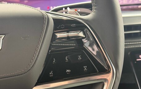 Cadillac Escalade V, 2025 год, 23 990 000 рублей, 13 фотография