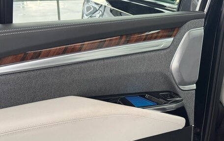 Cadillac Escalade V, 2025 год, 23 990 000 рублей, 22 фотография