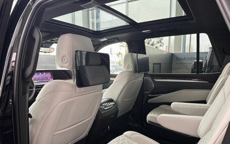 Cadillac Escalade V, 2025 год, 23 990 000 рублей, 23 фотография