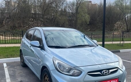 Hyundai Solaris II рестайлинг, 2013 год, 750 000 рублей, 1 фотография