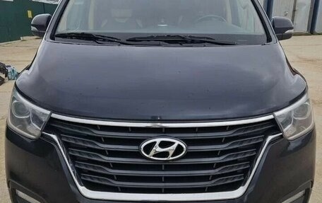 Hyundai H-1 II рестайлинг, 2021 год, 3 200 000 рублей, 1 фотография