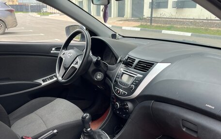 Hyundai Solaris II рестайлинг, 2013 год, 750 000 рублей, 3 фотография