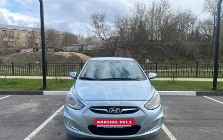 Hyundai Solaris II рестайлинг, 2013 год, 750 000 рублей, 2 фотография