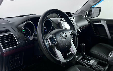 Toyota Land Cruiser Prado 150 рестайлинг 2, 2016 год, 3 195 000 рублей, 9 фотография