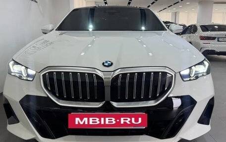 BMW 5 серия, 2024 год, 6 245 000 рублей, 2 фотография