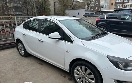Opel Astra J, 2013 год, 1 020 000 рублей, 2 фотография