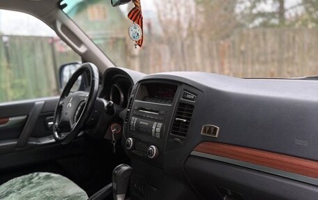 Mitsubishi Pajero IV, 2008 год, 1 600 000 рублей, 6 фотография