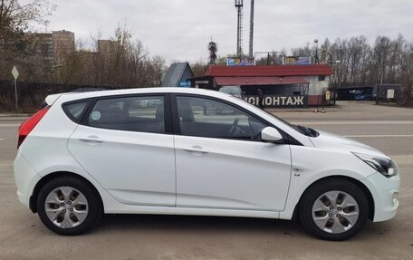 Hyundai Solaris II рестайлинг, 2014 год, 1 000 000 рублей, 5 фотография