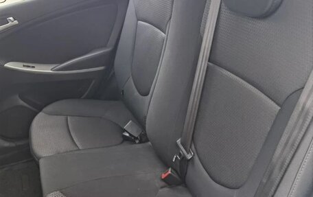 Hyundai Solaris II рестайлинг, 2014 год, 1 000 000 рублей, 8 фотография