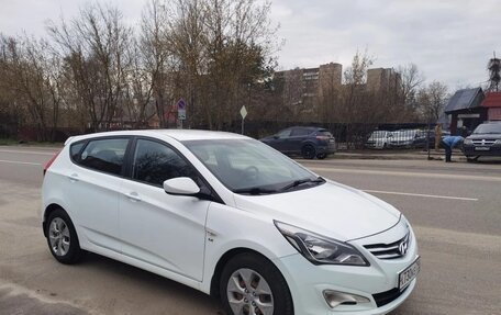 Hyundai Solaris II рестайлинг, 2014 год, 1 000 000 рублей, 6 фотография