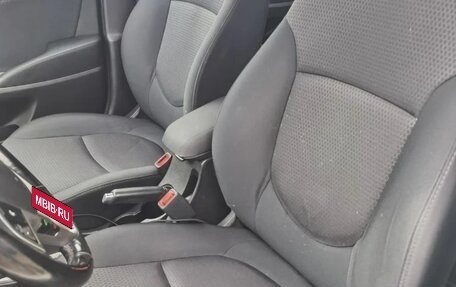 Hyundai Solaris II рестайлинг, 2014 год, 1 000 000 рублей, 11 фотография