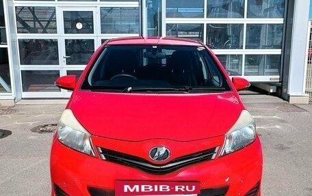 Toyota Vitz, 2012 год, 675 000 рублей, 2 фотография