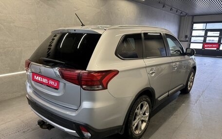 Mitsubishi Outlander III рестайлинг 3, 2016 год, 1 399 000 рублей, 4 фотография