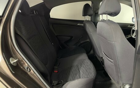 Hyundai Solaris II рестайлинг, 2015 год, 821 000 рублей, 23 фотография