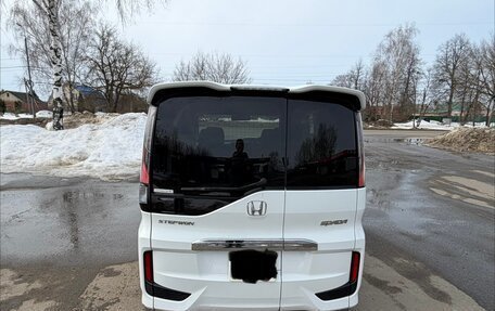 Honda Stepwgn IV, 2017 год, 1 750 000 рублей, 3 фотография