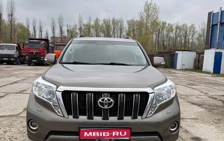 Toyota Land Cruiser Prado 150 рестайлинг 2, 2016 год, 2 900 000 рублей, 1 фотография