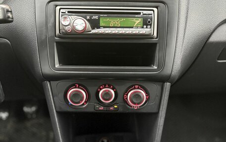 Volkswagen Polo VI (EU Market), 2012 год, 750 000 рублей, 11 фотография