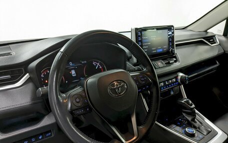 Toyota RAV4, 2021 год, 3 750 000 рублей, 13 фотография