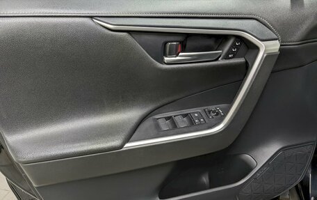 Toyota RAV4, 2021 год, 3 750 000 рублей, 11 фотография