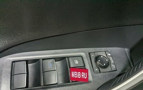 Toyota RAV4, 2021 год, 3 750 000 рублей, 12 фотография