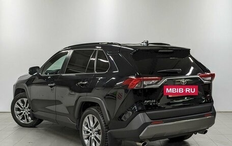 Toyota RAV4, 2021 год, 3 750 000 рублей, 7 фотография