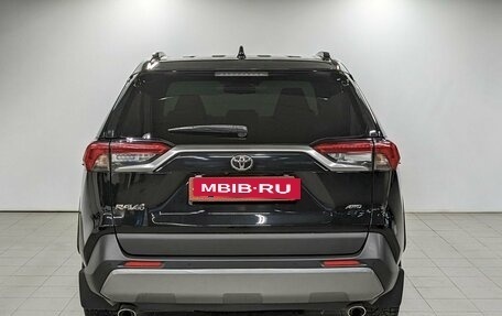 Toyota RAV4, 2021 год, 3 750 000 рублей, 6 фотография