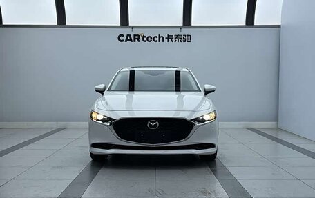 Mazda 3, 2022 год, 1 600 000 рублей, 2 фотография