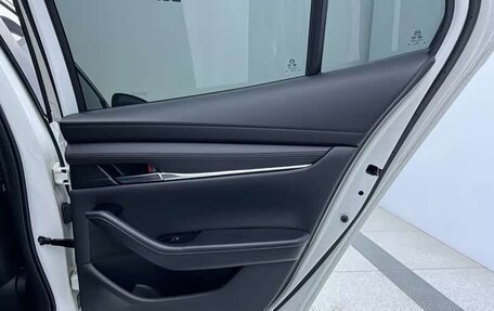 Mazda 3, 2022 год, 1 600 000 рублей, 17 фотография