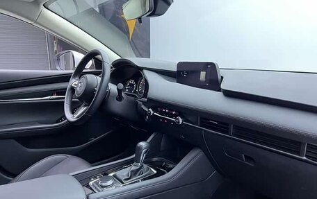 Mazda 3, 2022 год, 1 600 000 рублей, 15 фотография