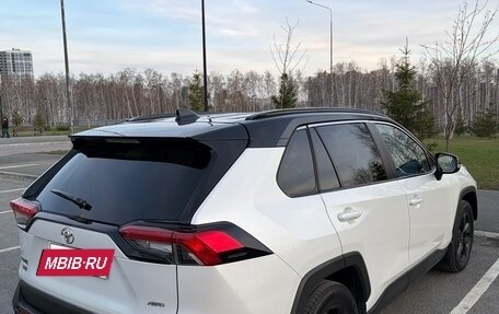 Toyota RAV4, 2021 год, 3 480 000 рублей, 5 фотография