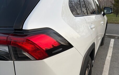 Toyota RAV4, 2021 год, 3 480 000 рублей, 10 фотография