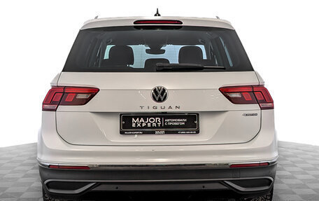 Volkswagen Tiguan II, 2021 год, 3 655 000 рублей, 6 фотография