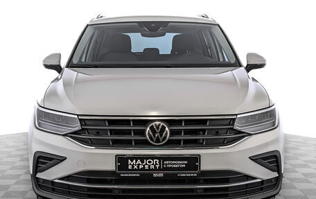 Volkswagen Tiguan II, 2021 год, 3 655 000 рублей, 2 фотография