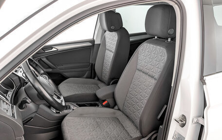 Volkswagen Tiguan II, 2021 год, 3 655 000 рублей, 20 фотография