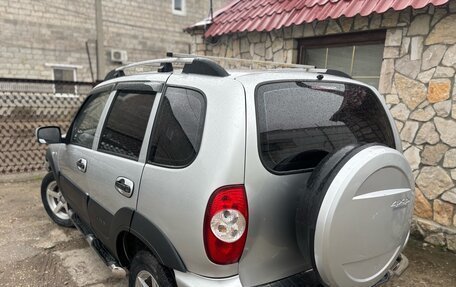 Chevrolet Niva I рестайлинг, 2003 год, 260 000 рублей, 4 фотография