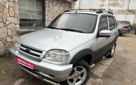 Chevrolet Niva I рестайлинг, 2003 год, 260 000 рублей, 2 фотография
